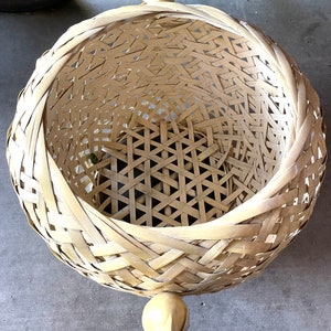 VTG Wicker Woven Basket with Carved Wooden Parrot Bird Handles image 4