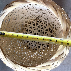 VTG Wicker Woven Basket with Carved Wooden Parrot Bird Handles image 9