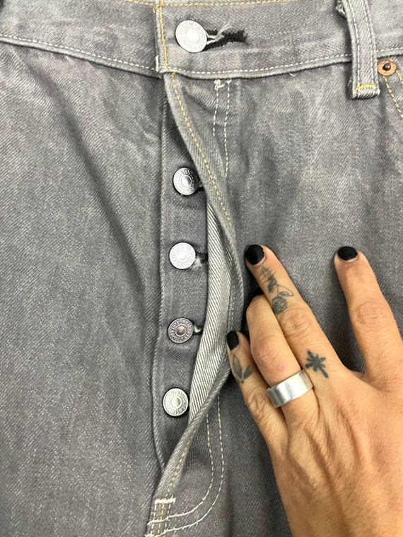 VTG LEVIS 501 Faded Gray Denim Jeans 42x32 Button… - image 4