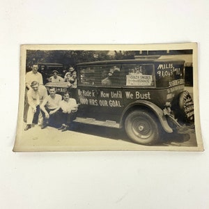 Ancienne carte postale The Crazy Swedes Vehicle Chicago Illinois des années 30 Unique Rare