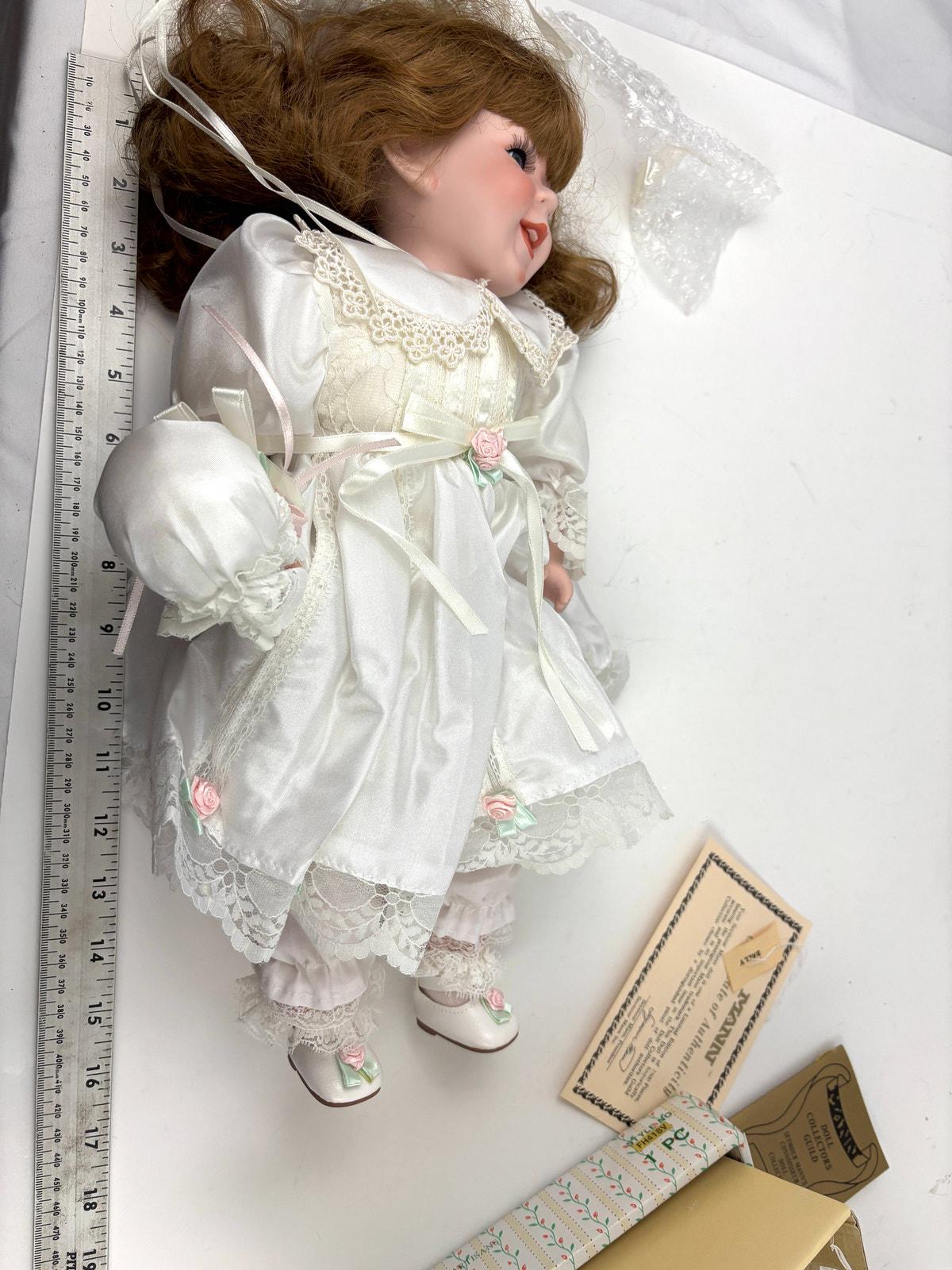 VTG Seymour Mann Connoisseur Collection Porcelain Doll Sally 16