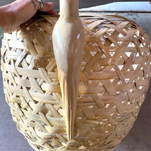 VTG Wicker Woven Basket with Carved Wooden Parrot Bird Handles image 7