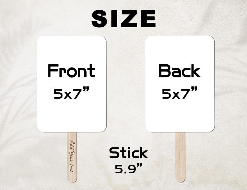 Pu&ograve; includere: Due cartelli bianchi con "Front 5x7" e "Back 5x7" stampati su di essi, attaccati a un bastone di legno lungo 15 cm. I cartelli sono vuoti e possono essere utilizzati per una variet&agrave; di scopi.