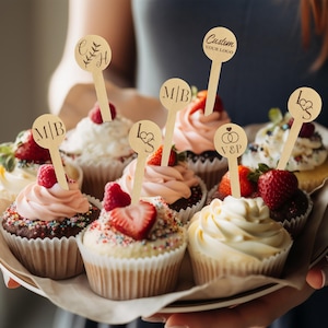 Custom Wedding Food Picks, Personalized Food Pick for Wedding, Wedding Cupcake Topper, Wedding Monogram Food Skewer, Wedding Reception Decor