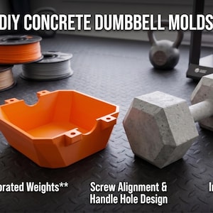 Puede incluir: Se muestra un molde de plástico naranja y una mancuerna de hormigón. La mancuerna tiene un diseño geométrico. El texto "DIY CONCRETE DUMBBELL MOLDS - STL" está en la parte superior. El texto adicional incluye "Calibrated Weights", "Screw Alignment & Handle Hole Design" y "Instant Digital Download".