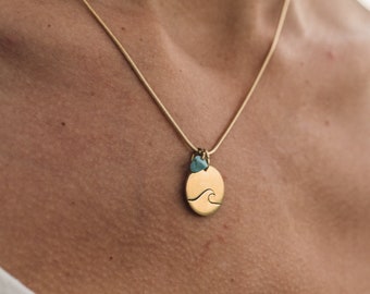 collier grande vague avec pierre précieuse pour les amoureux de l'océan en laiton