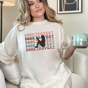 Booktrovert T-Shirt, Book Lover Shirt, Bookish Shirt, Reading Shirt, Bookworm Shirt, Library Lover Shirt, Librarian Shirt, Literature Shirt