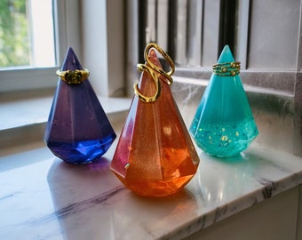 Pyramid ring holder new arrivals