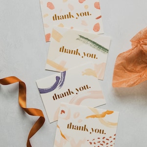 Veelkleurige bedankkaarten met verfontwerp goudfolie: set van 48 met enveloppen. Baby- en vrijgezellenfeest, bruiloft, klein bedrijf, verjaardag.