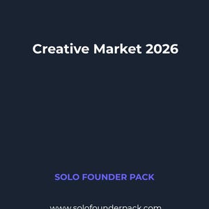 Op de afbeelding: Een donkerblauwe digitale afbeelding met een paars en blauw logo linksboven, de witte tekst Creative Market 2026 in het midden, de paarse tekst SOLO FOUNDER PACK eronder en de witte URL www.solofounderpack.com onderaan.