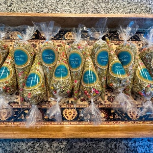 Desi wedding favors / sonf cones / fennel cones / mehndi favors (set of 10)