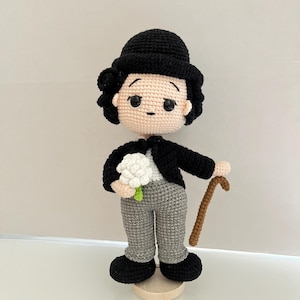 Chaplin de crochet, regalo de navidad, regalo de cumpleaños, muñeco de crochet único hecho a mano, amigurumi natural