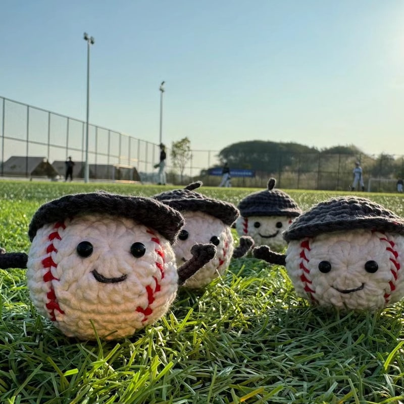 ⚾BUY 2 FREE SHIPPING🧢 custom baseball, cute handmade Crochet baseballs, keychains, car rearview mirror hanging, bag pendants，creative gift
