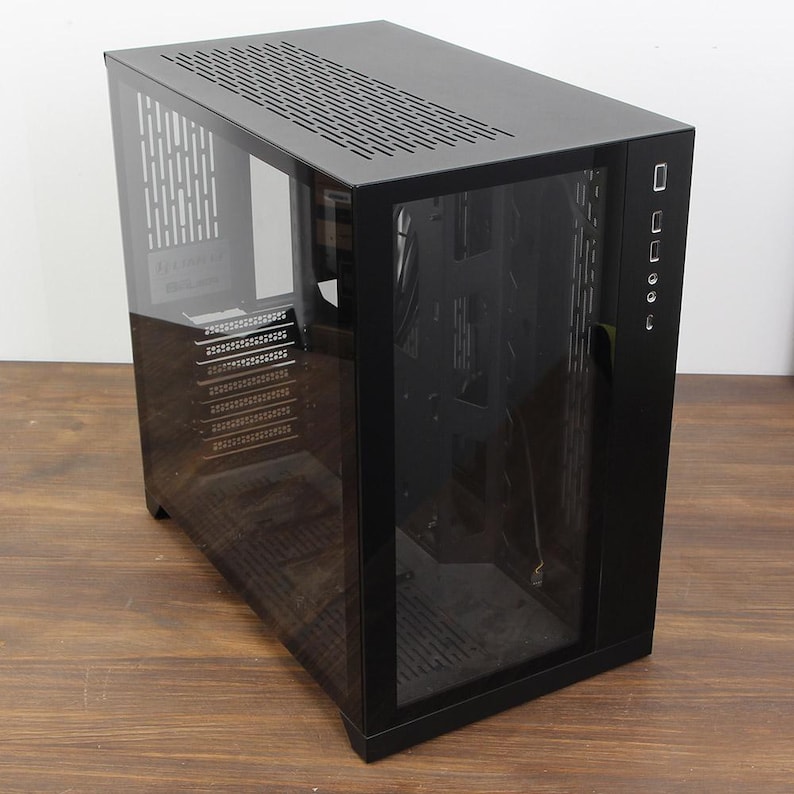 Lian-Li O11 Dynamic Front Panel - Thumbnail 2