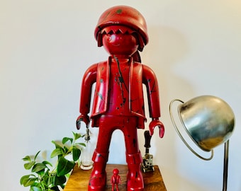 プレイモービル XXL 黒海賊フィギュア 65 cm、缶とスプレー缶付き