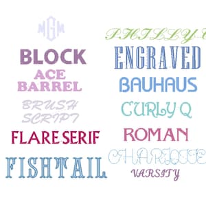 Puede incluir: Un fondo blanco muestra varios estilos de fuente en diferentes colores. Las fuentes incluyen "BLOCK", "ACE", "BARREL", "FLARE SERIF", "FISHTAIL", "ENGRAVED", "BAUHAUS", "CURLY Q", "ROMAN" y "VARSITY".