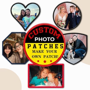 Könnte beinhalten: Fünf verschiedene personalisierte Foto-Patches in verschiedenen Formen und mit verschiedenen Bildern. Die Patches sind aus Stoff und haben einen schwarzen Rand. Der Text auf dem runden Patch lautet "Custom Photo Patches Make Your Own Patch!" mit drei gelben Sternen.