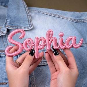 Anpassad 3D-broderad namnlapp, personlig strykbar namnlapp, puffy script-lapp för jackor, väskor, hattar, barnkläder