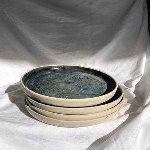 assiette faite main en céramique poterie artisanale image 3