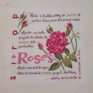 Sirop de rose au point de croix terminé, points Lili point de croix fini, point d’aiguille de cuisine terminé, décor de cuisine au point de croix terminé