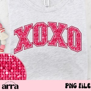 XOXO PNG ⟡ Valentine Glitter PNG ⟡ Varisty png svg ⟡ trendy png ⟡ college glitter png ⟡ sublimatie printontwerp voor trui en shirt
