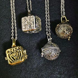 Vintage Brass Hollow Ball Locket Pendant Perfume Aromatherapy Essential Oil Diffuser DIY Necklace Keychain Ornaments Accessories