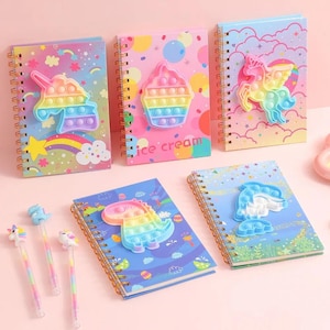 1 cuaderno de unicornio de dibujos animados para niños y estudiantes, de silicona, con burbujas de descompresión, material de papelería, regalos.