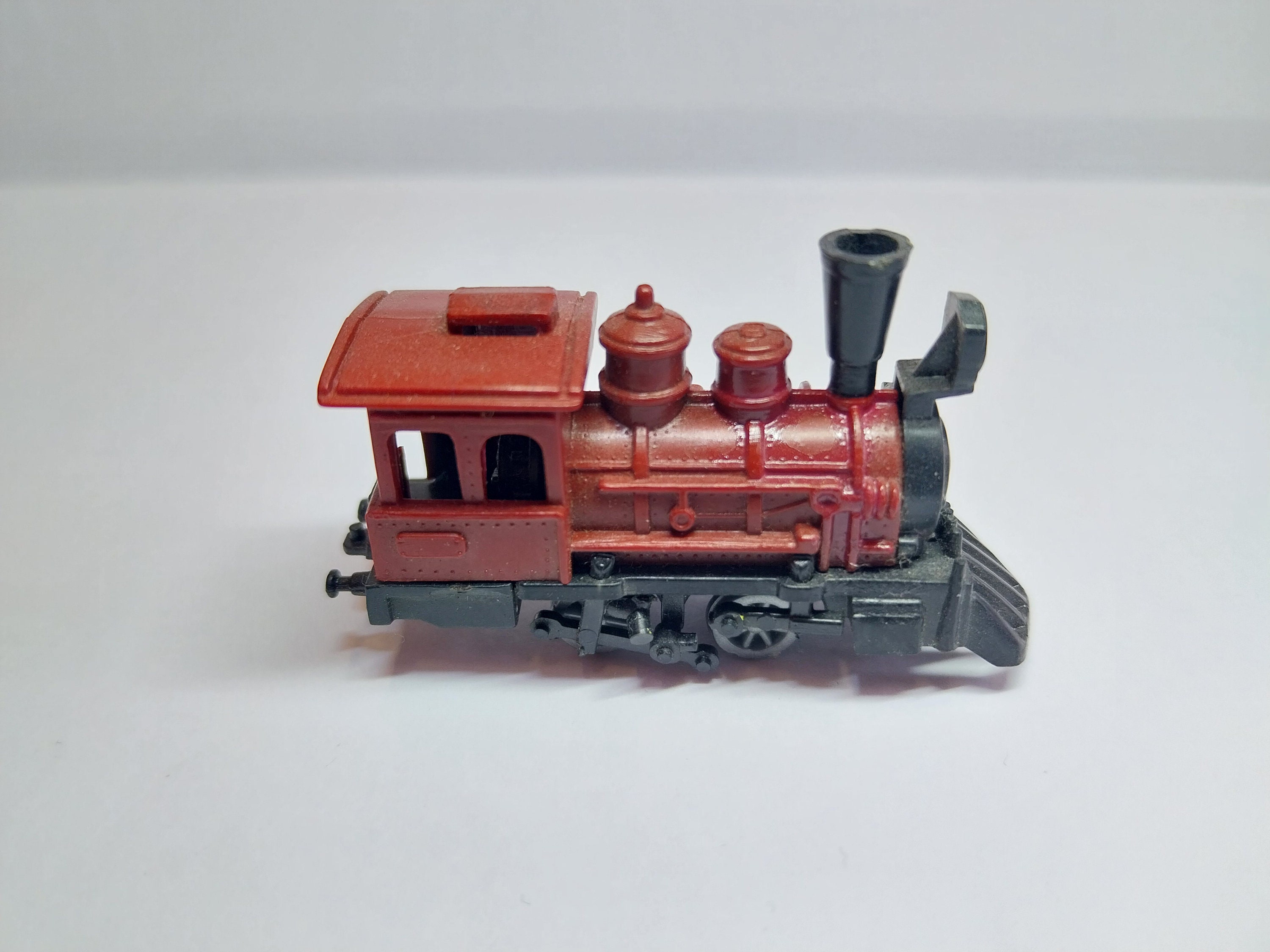 1986 Vintage Kinder toy minifigure - Western Locomotive