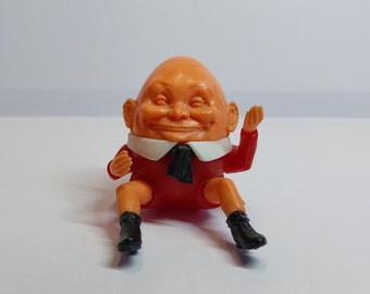 1984 Vintage Kinder toy minifigure - Humpty Dumpty
