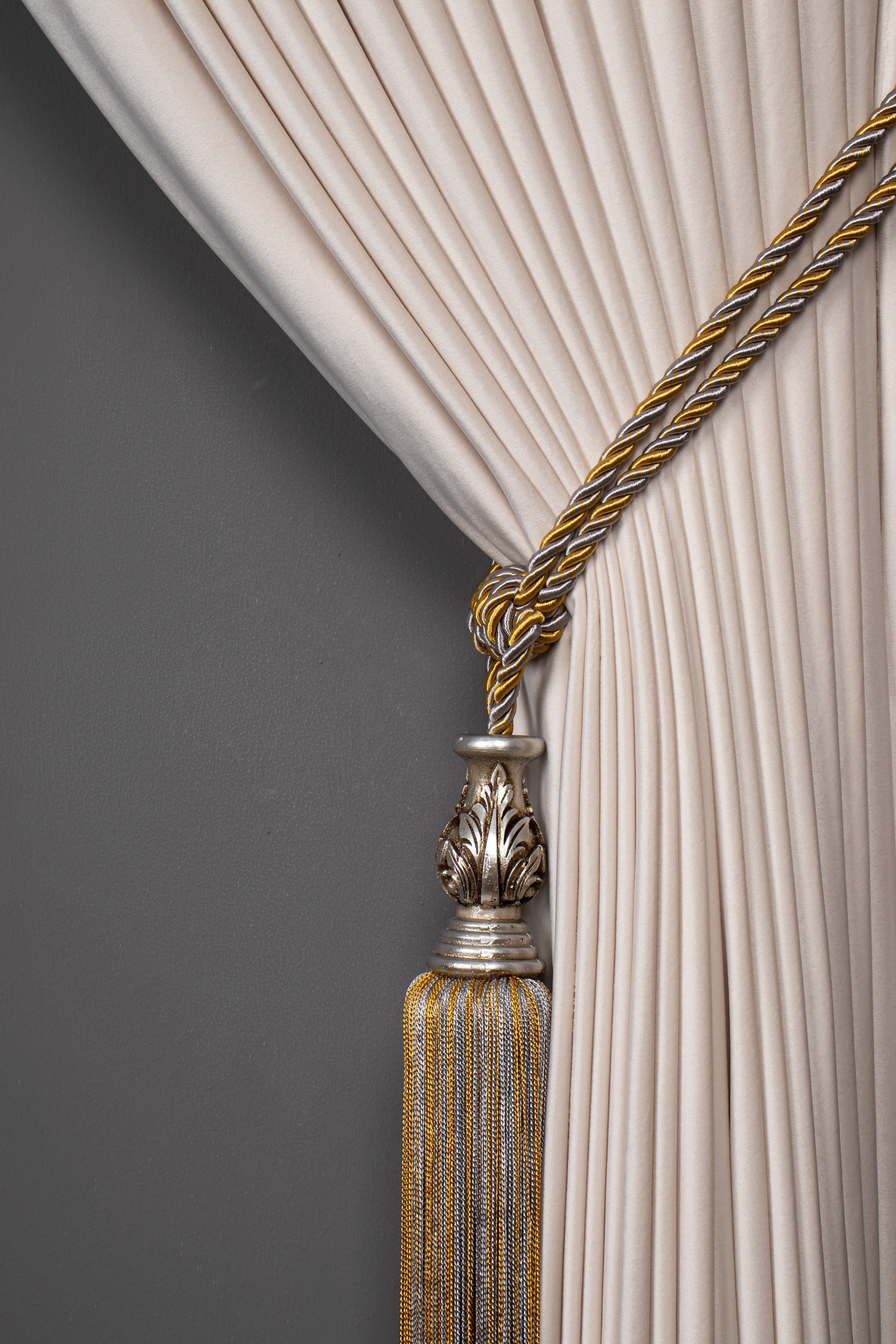 Handcrafted Baroque Tassel Curtain Tieback for Luxury Drapes, Elegant Rope Curtain Holder, Classic Window Decor Accessory