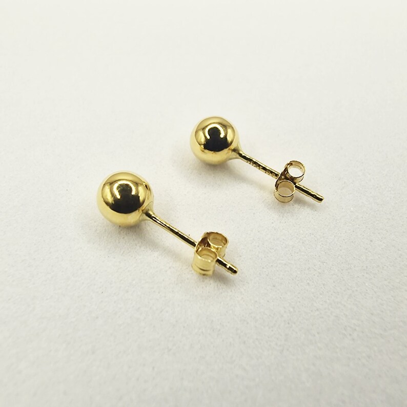 Stud de oro macizo de 18K Pendiente de bola Pendientes minimalistas Pendiente de oro macizo de 18K pendientes de oro imagen 5