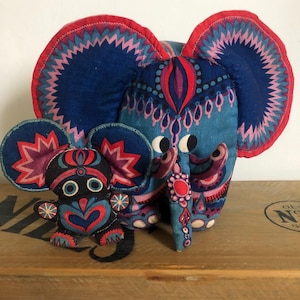 Vintage handgemaakte knuffel olifant en muis