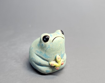 Miniature Chubby Frog Butterfly, Grumpy Frog, Hand-Painted, Tiny Frog, Fairy Animal, Ceramic Ornament, Desk Buddy, Tiny Gift, Desk Decor