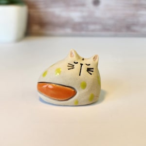 Ceramic KITTEN, Figurine, Sculpture, Cat Pottery Figurine, Ceramic Cat Art, Sculpture, Cat Lover Gift, Handmade Art, Dollhouse Pet,Stoneware