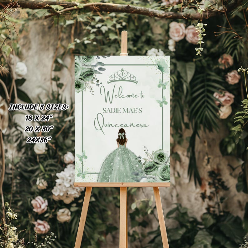 Puede incluir: Un letrero de bienvenida para una quincea&ntilde;era con el texto "Welcome to Sadie Mae's Quincea&ntilde;era". El letrero presenta un dibujo de una ni&ntilde;a con un vestido verde y est&aacute; enmarcado con detalles florales verdes. Disponible en 3 tama&ntilde;os: 45,7 x 61 cm, 50,8 x 76,2 cm y 61 x 91,4 cm.