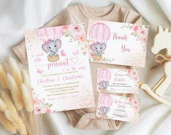 Puede incluir: Juego de invitaciones para baby shower con temática rosa y dorada. El juego incluye una invitación, una tarjeta de agradecimiento, una tarjeta de rifa de pañales y tarjetas de libros para bebés. La invitación presenta un elefante en globo aerostático.