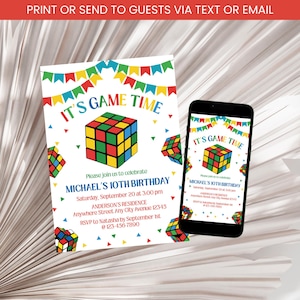 Op de afbeelding: Een uitnodiging voor een verjaardagsfeestje met de tekst "IT'S GAME TIME" en een Rubik's Cube-afbeelding. De uitnodiging bevat details voor Michaels 10e verjaardag, met datum, tijd en RSVP-informatie. Een smartphone toont dezelfde uitnodiging.