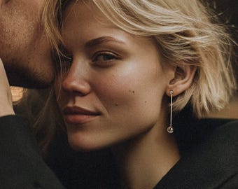 Pendientes largos de oro vermeil, esferas colgantes de plata 925, diseño minimalista y romántico / Noor