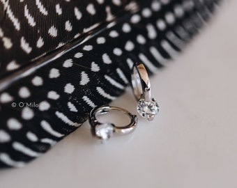 Aros de plata de ley con circonitas y diamantes: Huggies antideslustre "AURORA"