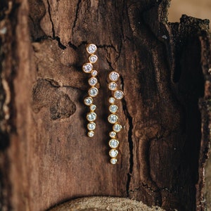 Orecchini pendenti con diamanti, eleganti orecchini pendenti con diamanti, gioielli da sposa, regalo perfetto per le damigelle d'onore, regalo di Natale per lei / Eleonora