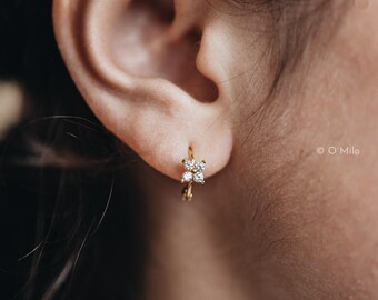VINTAGE HOLLYWOOD [14K Gold] Mini Flower earrings ピアス Amazon.com: 14k Gold Flower Stud Earrings for Women With