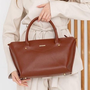 Leather Tote Bag: Womens Messenger Bag with Zipper