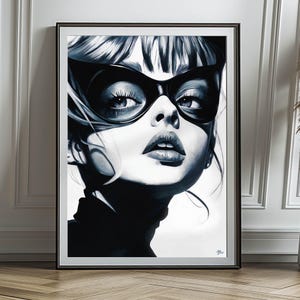 Poster retrò "Cat Doll" Poster vintage di supereroi, originale e anticonformista di Alex Sense. Atmosfera da fumetto e Pop Art! Molto bella la cornice sottostante.