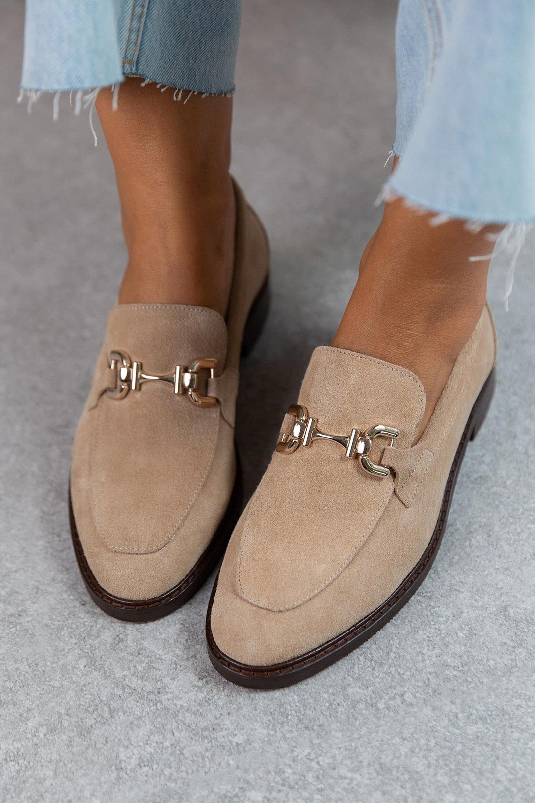Handmade Beige Suede Loafers: Women's Leather-lined Derby Shoes - Main Image