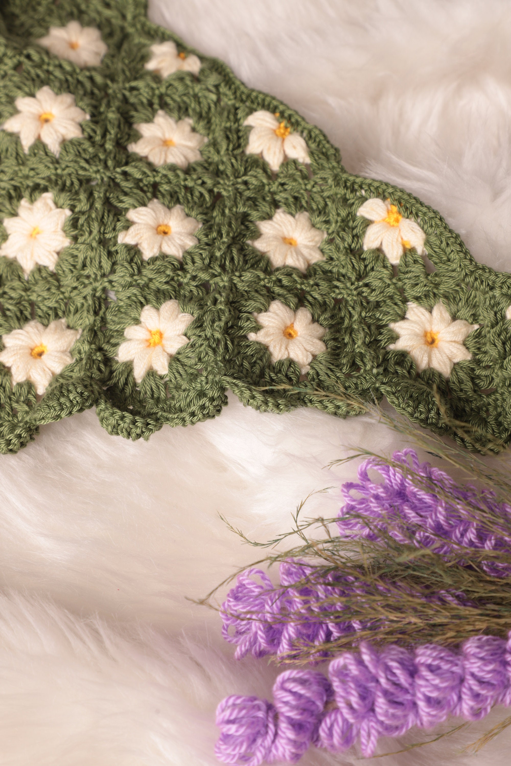 Boho Daisy Floral Crochet Handkerchief Headband PDF Crochet Pattern Bandana Daisy Flower Granny Square  main image 2