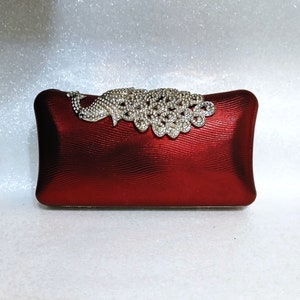 Pochette paon bordeaux bordeaux avec détails argentés - Parfaite pour les mariées ou les demoiselles d'honneur