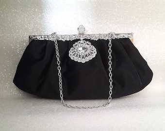 Sac de soirée élégant en satin noir pour mariée avec finitions argentées - Idéal pour un mariage formel ou un événement formel