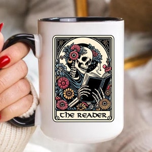 Die Leser Tarot Karte Becher, Buch Liebhaber Geschenk, Lesekaffeetasse, Leser Geschenk Kaffeetasse, Skelett Becher, Bücherwurm Geschenkbecher
