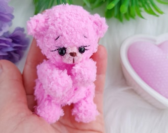 Osito de peluche rosa suave de bolsillo. Pequeño osito esponjoso. Oso amigo mascota muñeca. Oso rosa de ganchillo en miniatura. Juguete de oso de peluche. Idea de regalo para amigos.