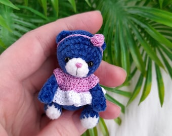 Mini Kuschelbär. Tasche Plüschtier Haustier. Kleiner Bär im Kleid. Blythe Begleiterin. Neujahr Geschenk für Mama, Freunde, Tochter